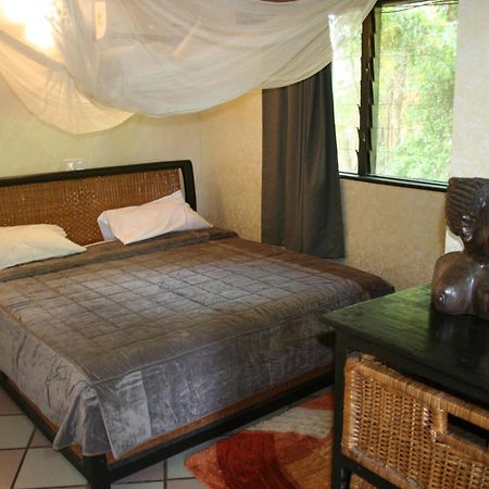 Hotel Napoleon Lagune Lome Bagian luar foto