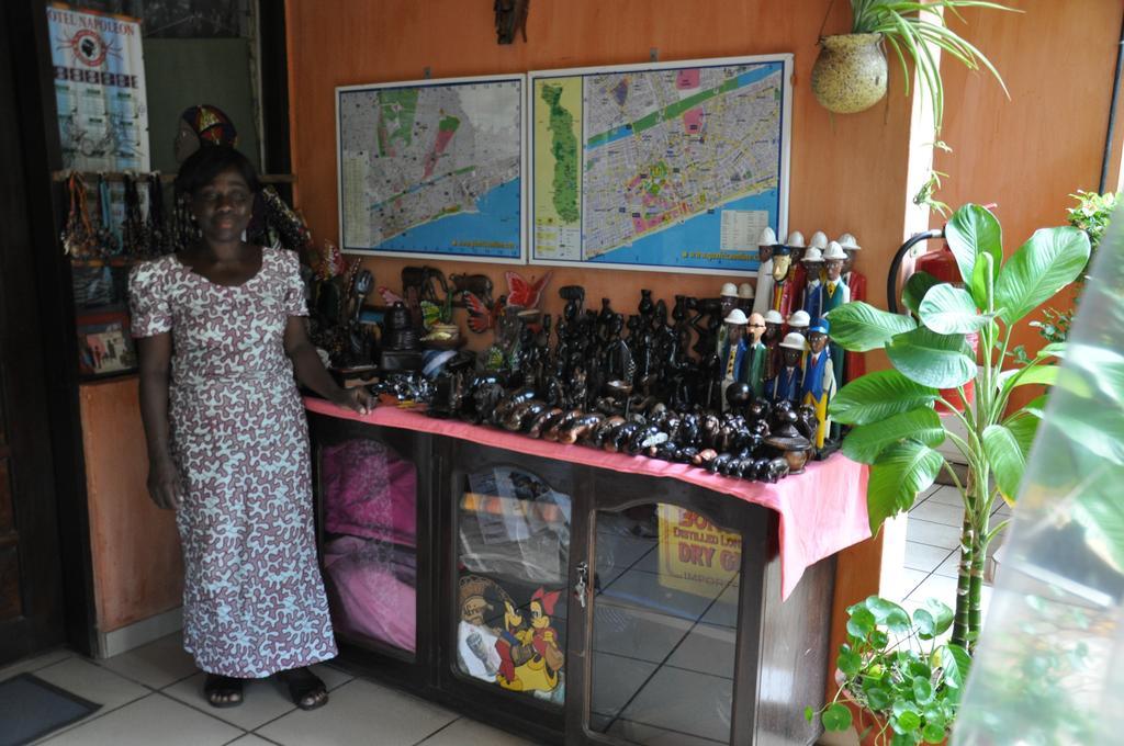 Hotel Napoleon Lagune Lome Bagian luar foto