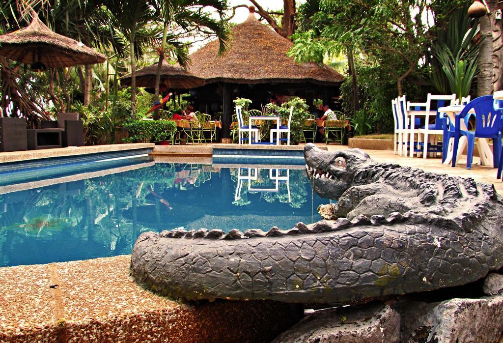 Hotel Napoleon Lagune Lome Bagian luar foto