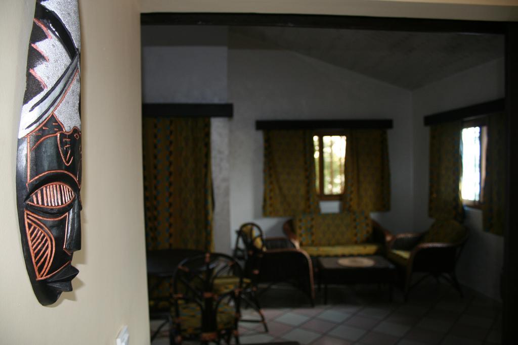 Hotel Napoleon Lagune Lome Bagian luar foto