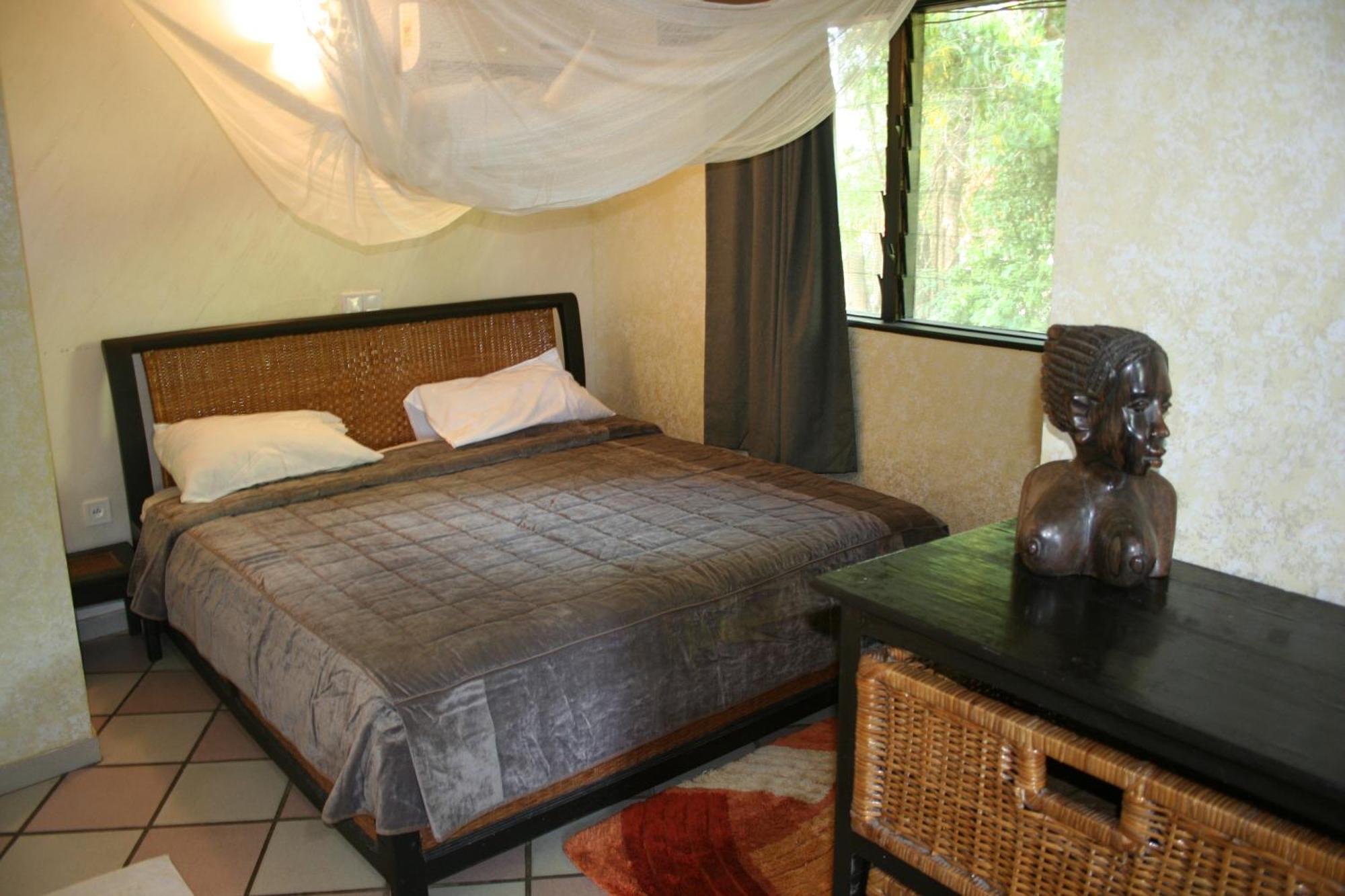 Hotel Napoleon Lagune Lome Bagian luar foto