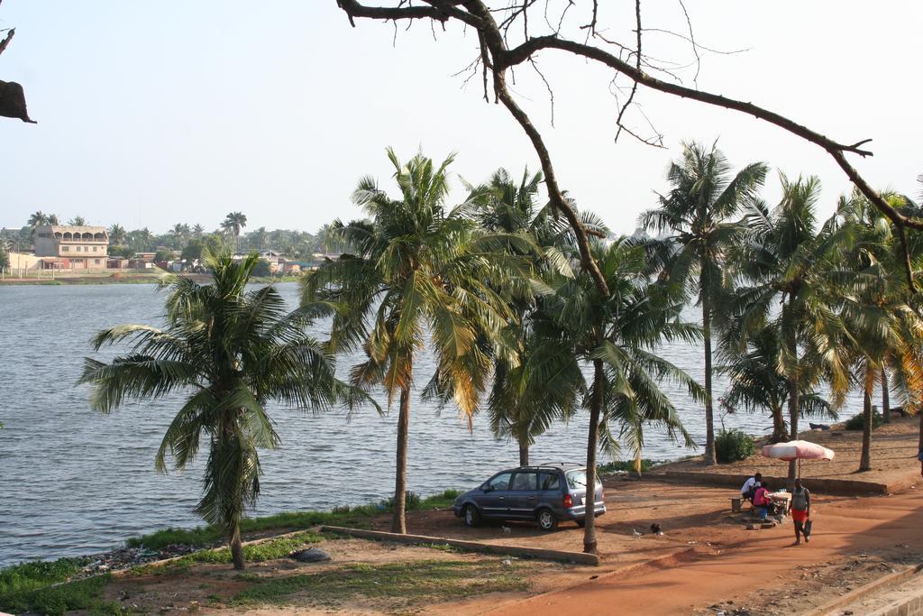 Hotel Napoleon Lagune Lome Bagian luar foto