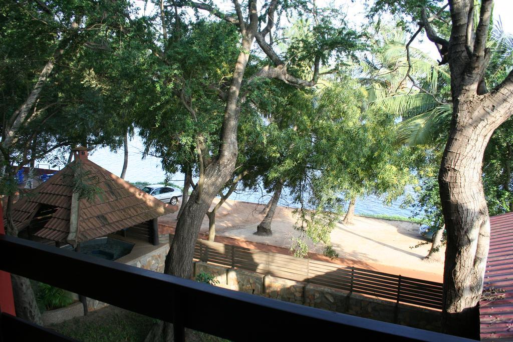 Hotel Napoleon Lagune Lome Bagian luar foto