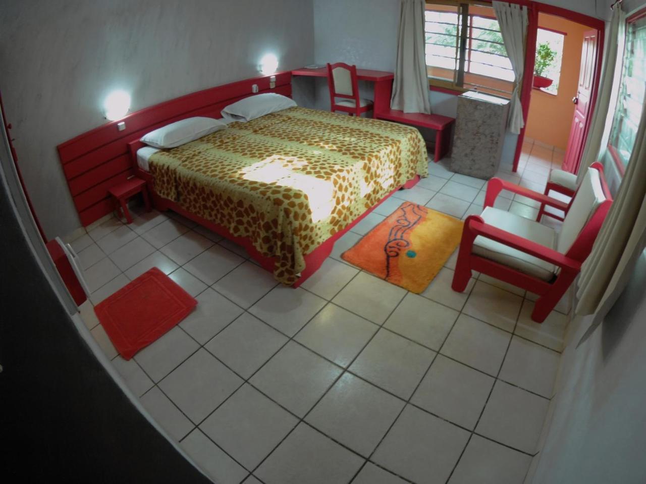 Hotel Napoleon Lagune Lome Bagian luar foto